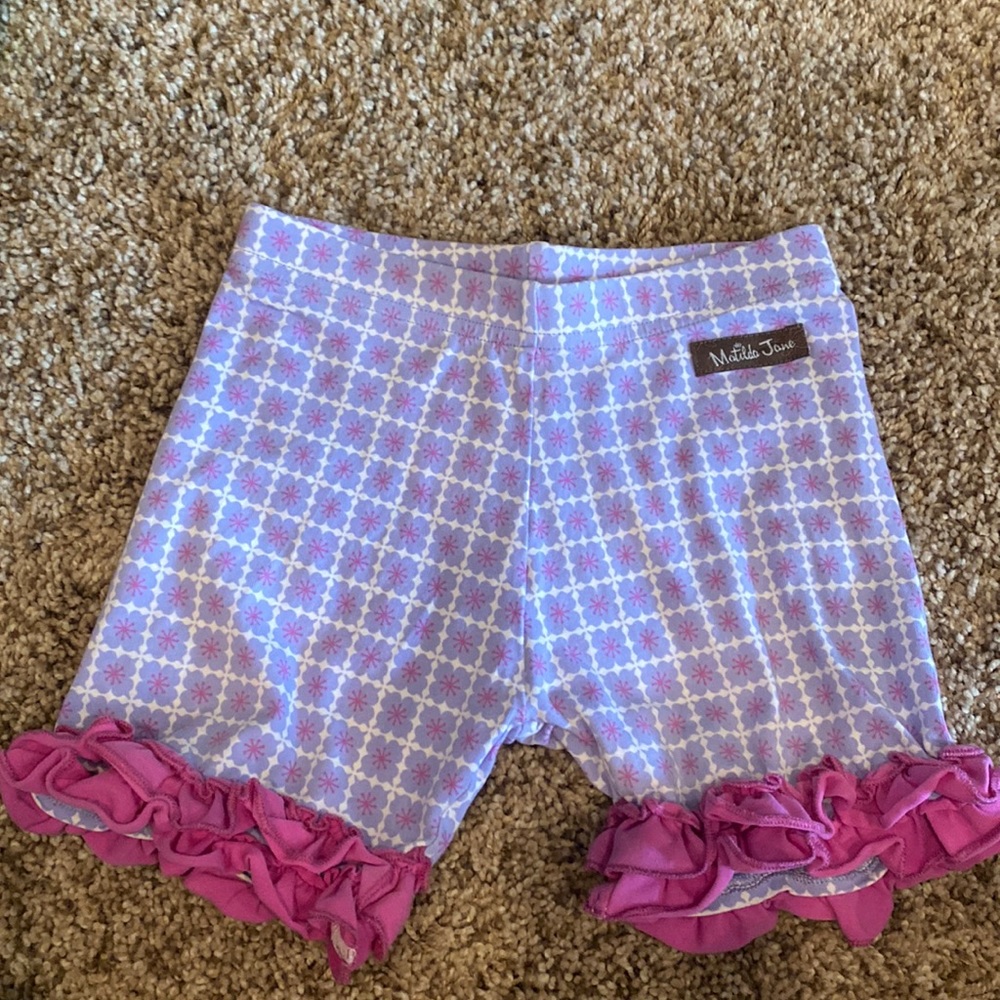 Good used condition. Look new. Size 6 shorties